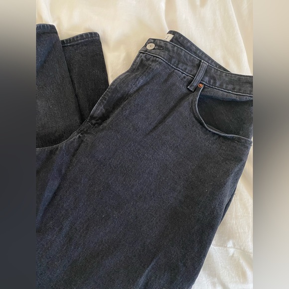 Abercrombie & Fitch Curve Love Black 90s Relaxed High Rise Jeans with Split Hem - Picture 4 of 9